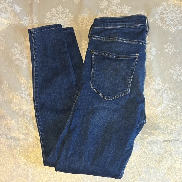 Hollister Women's High Rise Dark Blue Jeans - Picture 8 of 8